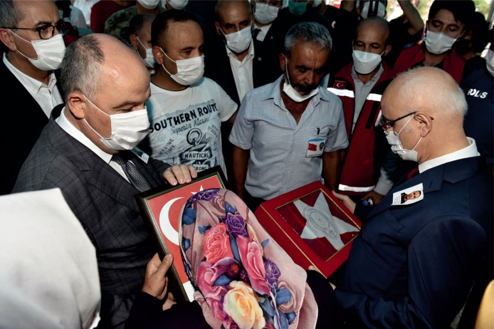 Şehit Polis Memuru Osman Gül Dualarla Ebediyete Uğurlandı 3