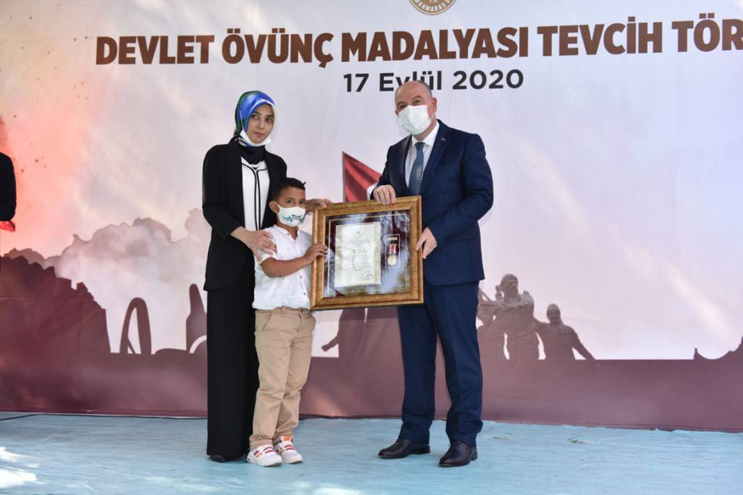 Şehit ailelerimiz ve gazilerimize devlet övünç madalyaları takdim edildi 10