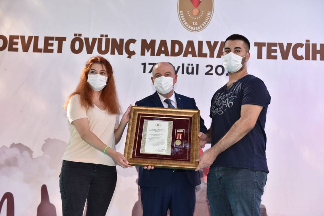 Şehit ailelerimiz ve gazilerimize devlet övünç madalyaları takdim edildi 16
