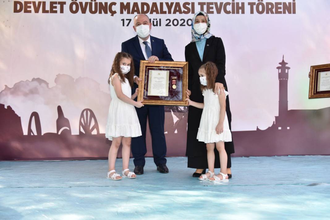 Şehit ailelerimiz ve gazilerimize devlet övünç madalyaları takdim edildi 17