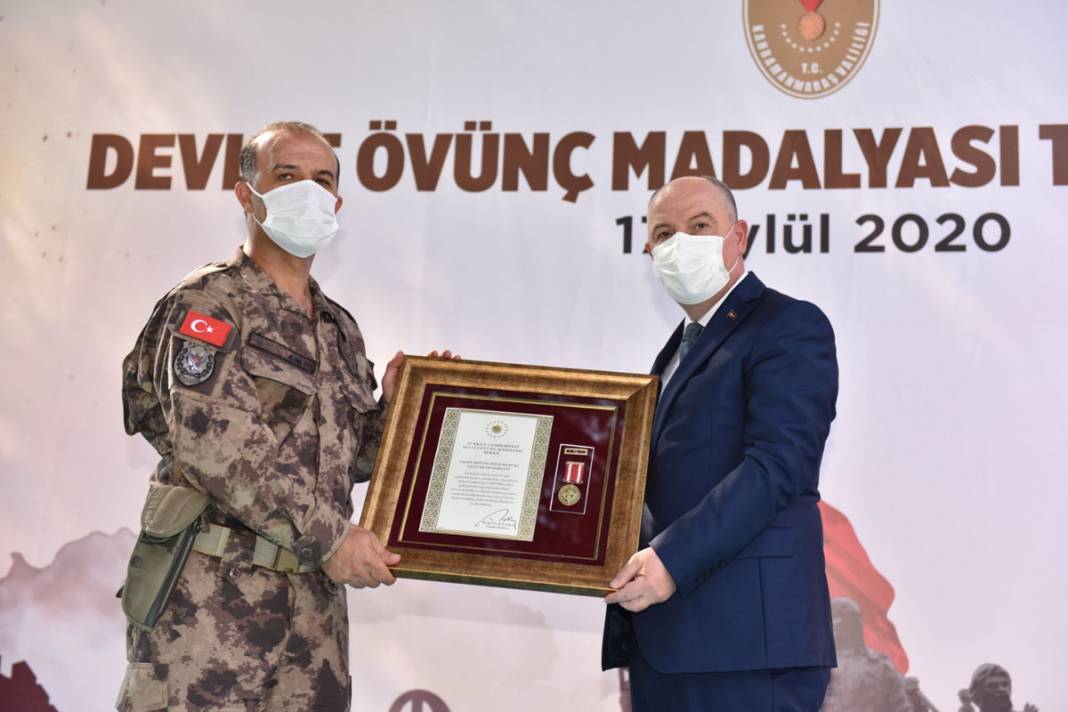 Şehit ailelerimiz ve gazilerimize devlet övünç madalyaları takdim edildi 19