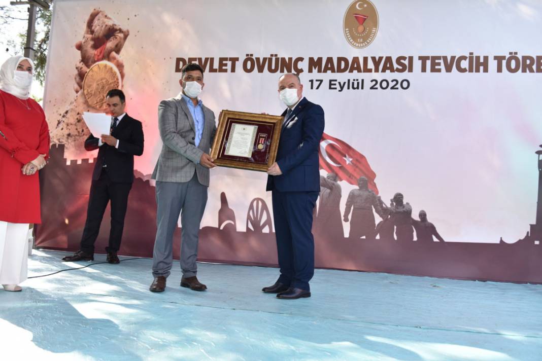 Şehit ailelerimiz ve gazilerimize devlet övünç madalyaları takdim edildi 22