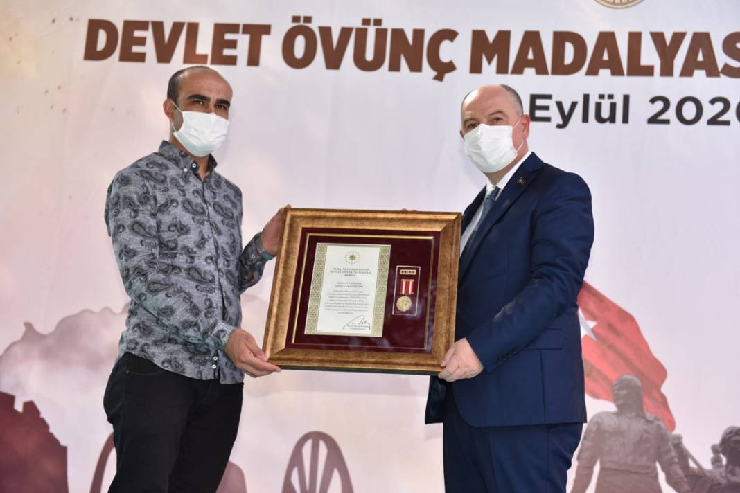 Şehit ailelerimiz ve gazilerimize devlet övünç madalyaları takdim edildi 25