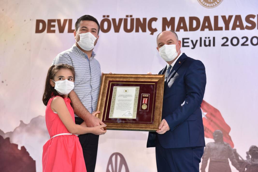 Şehit ailelerimiz ve gazilerimize devlet övünç madalyaları takdim edildi 27