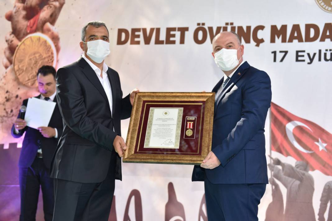 Şehit ailelerimiz ve gazilerimize devlet övünç madalyaları takdim edildi 28