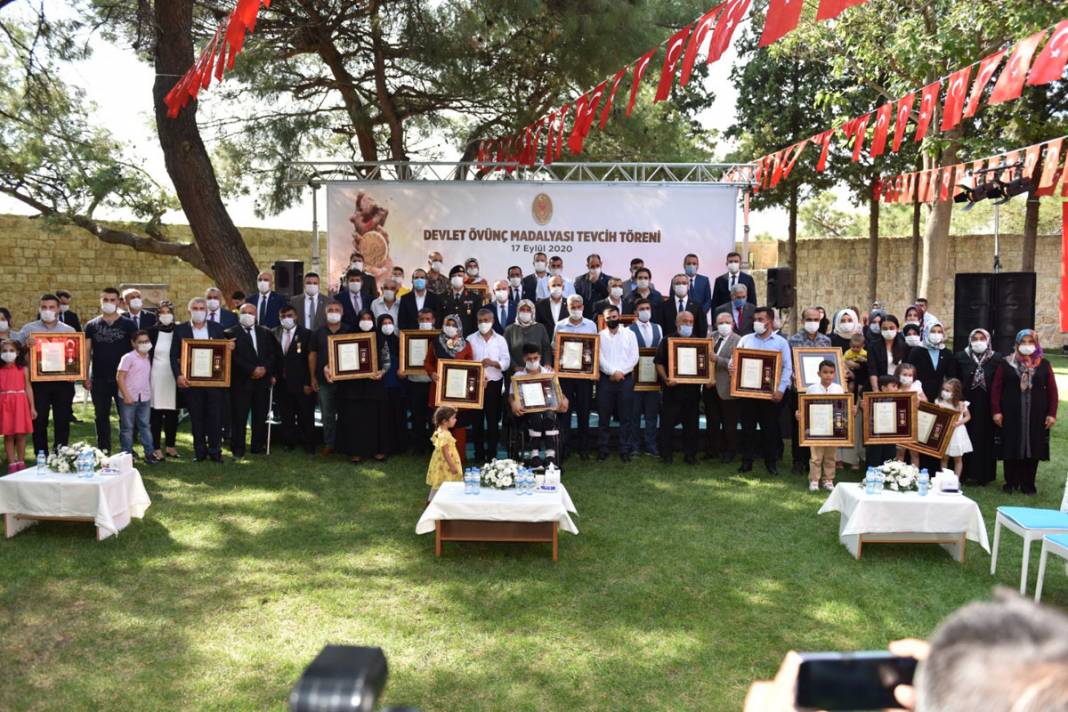 Şehit ailelerimiz ve gazilerimize devlet övünç madalyaları takdim edildi 29