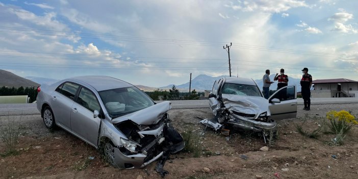 Kahramanmaraş’ta iki otomobil kafa kafaya çarpıştı: 5 yaralı