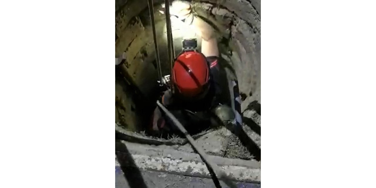 Su kuyusuna düşen yavru kedi için itfaiye eri canını hiçe saydı