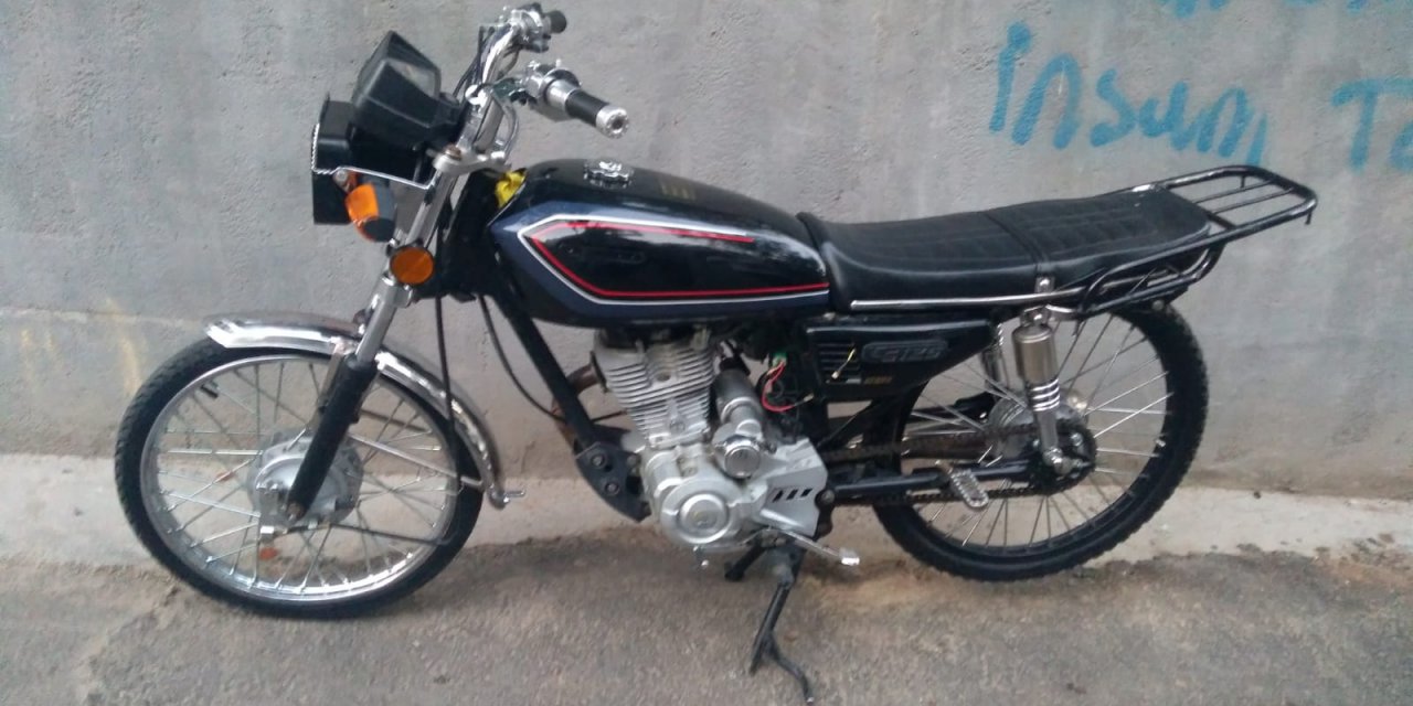 Motosiklet hırsızları önce kameraya sonra polise yakalandı