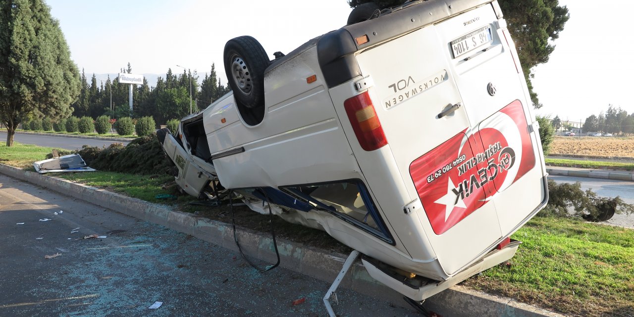 Kahramanmaraş’ta işçi servisi ters döndü: 10 yaralı