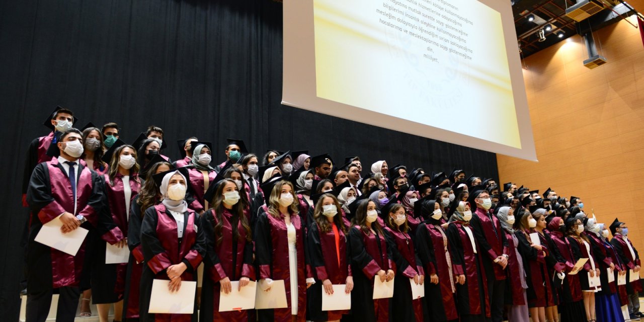 KSÜ Tıp Fakültesi 18. dönem mezunlarını verdi