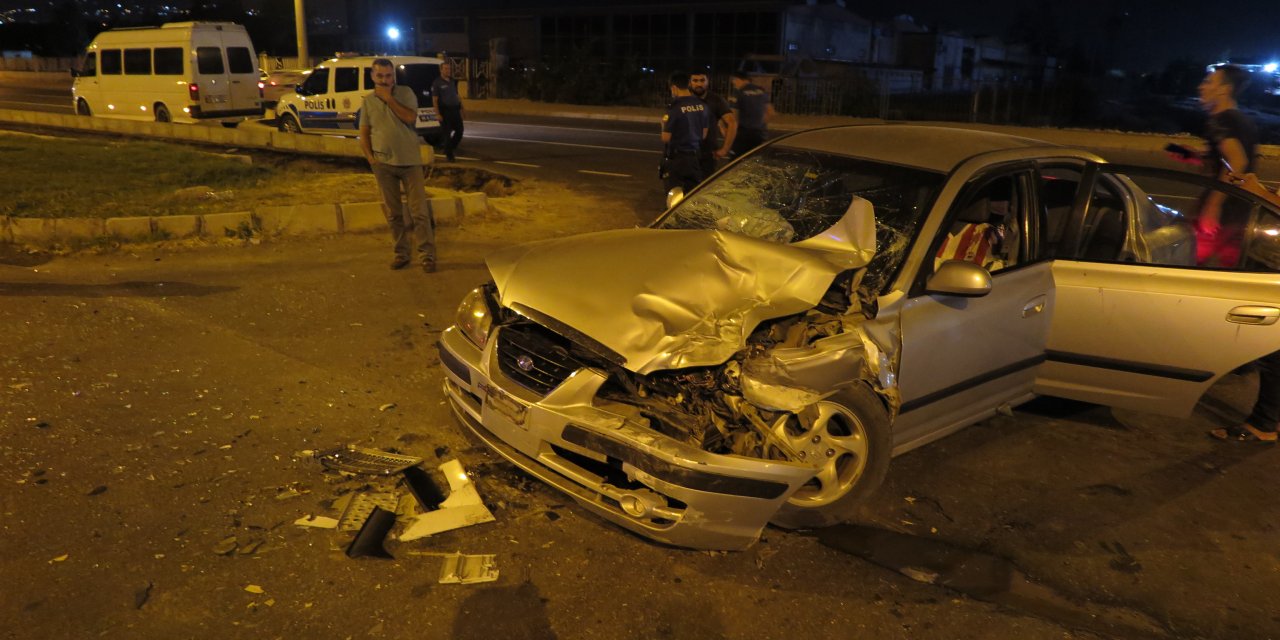 Kahramanmaraş’ta otomobil ile tır çarpıştı: 4 yaralı