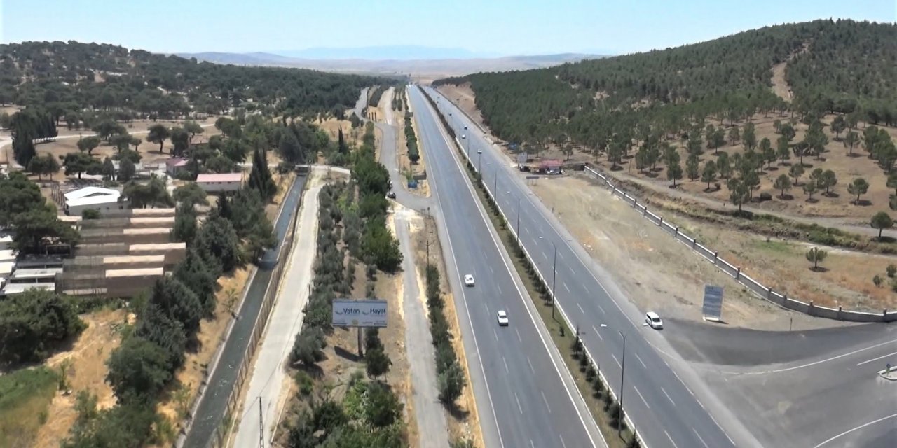 Jandarma ile Emniyet bayram trafiğini helikopterle denetledi