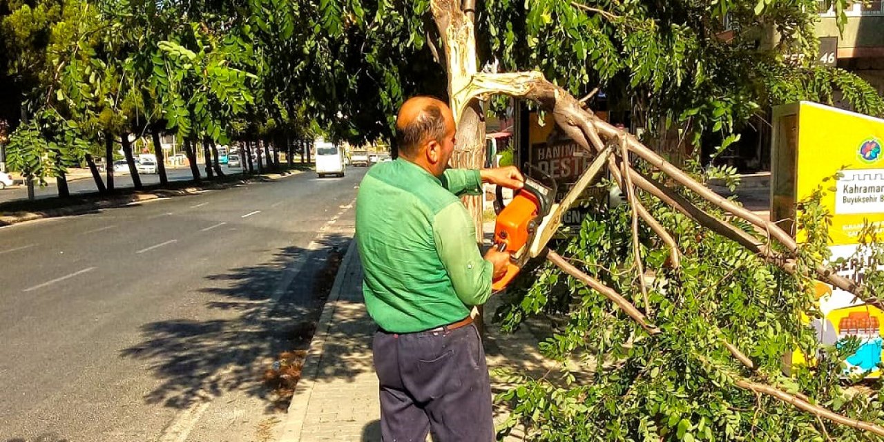 Kahramanmaraş’ta fırtına mesaisi