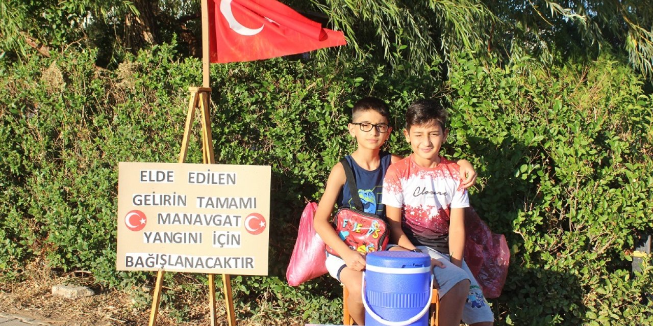 Afşinli Göktürk Bera yangından etkilenenler için limonata satıyor!