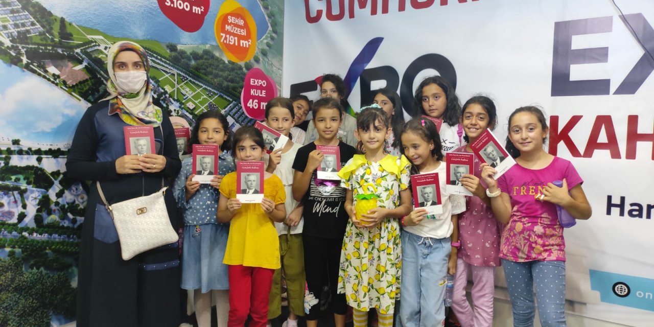 Onikişubat’ta kurs öğrencilerine hediyeler verildi