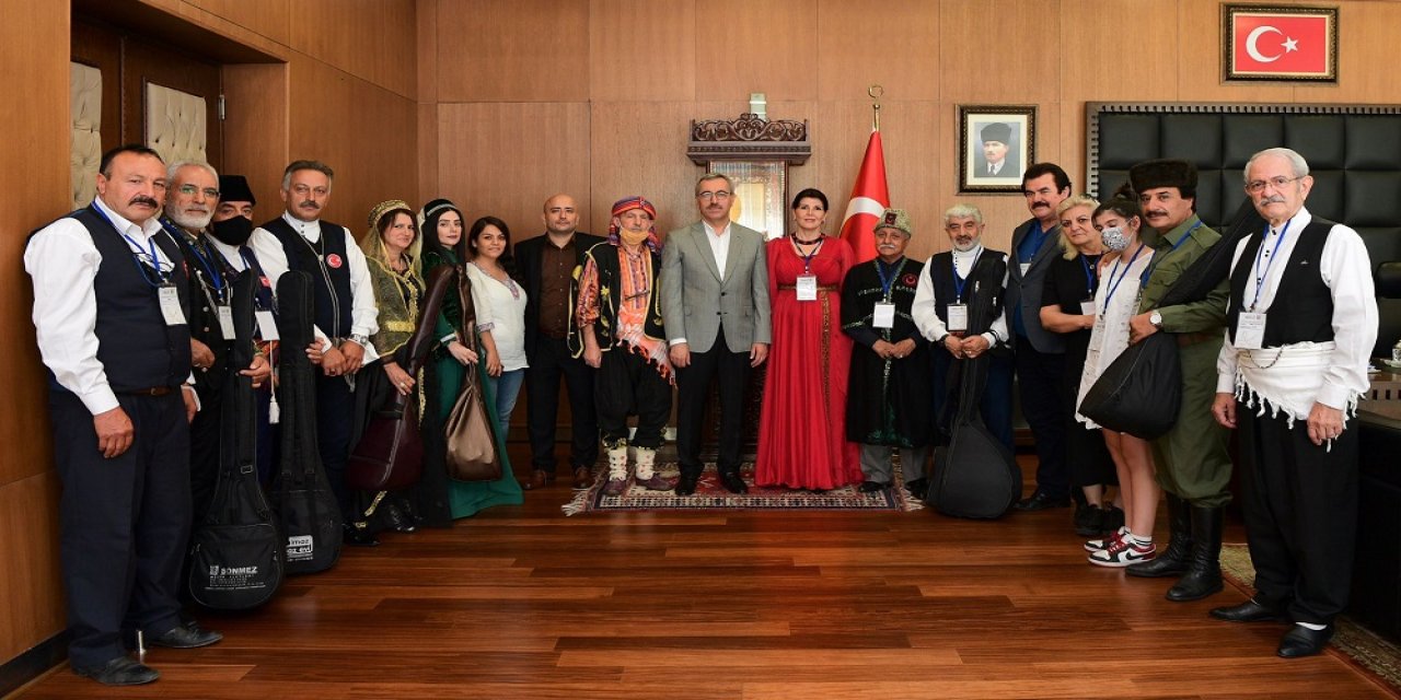 Başkan Güngör usta sanatçıları ağırladı