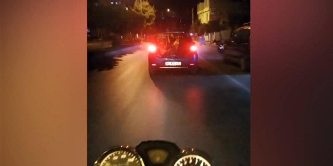 Trafikte tehlikeli yolculuk kask kamerasında 