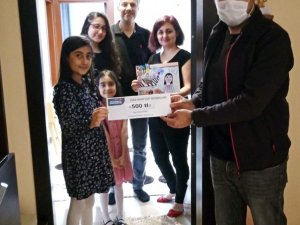 Yarışmada Dereceye Girenlere Hediyeleri Verildi