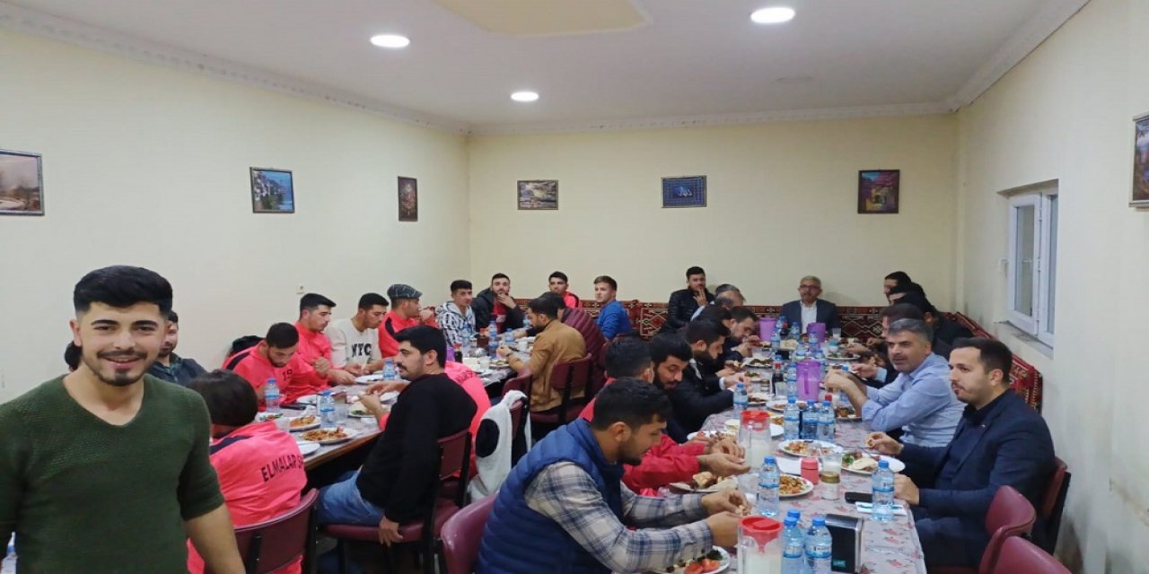 Elmalar Spor Kulübü’ne moral yemeği