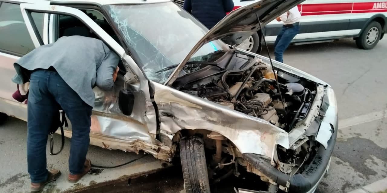 Kahramanmaraş’ta iki otomobil çarpıştı: 8 yaralı 