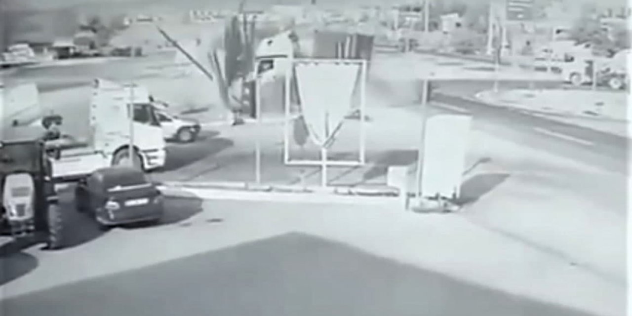 Kahramanmaraş’ta 2 tırın çarpıştığı kaza anı kamerada 