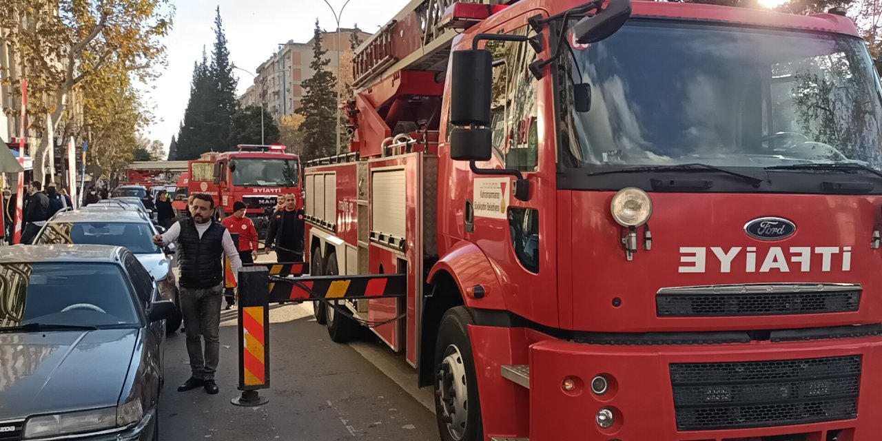 Kahramanmaraş'ta  iş merkezinde yangın
