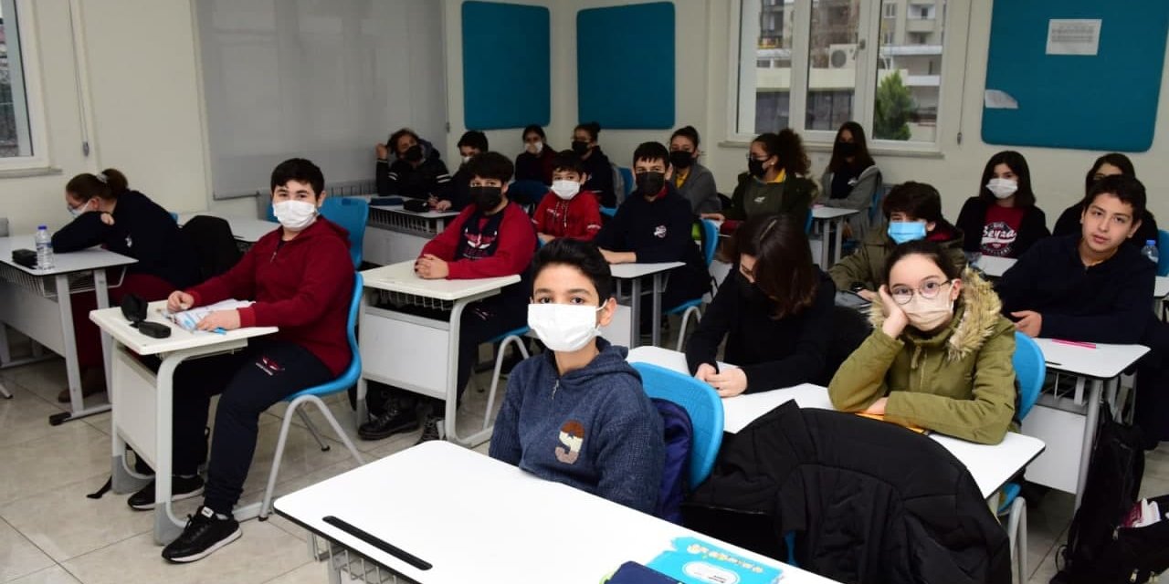 Şehit çocukları bugün babasının arkadaşlarıyla okula gitti 