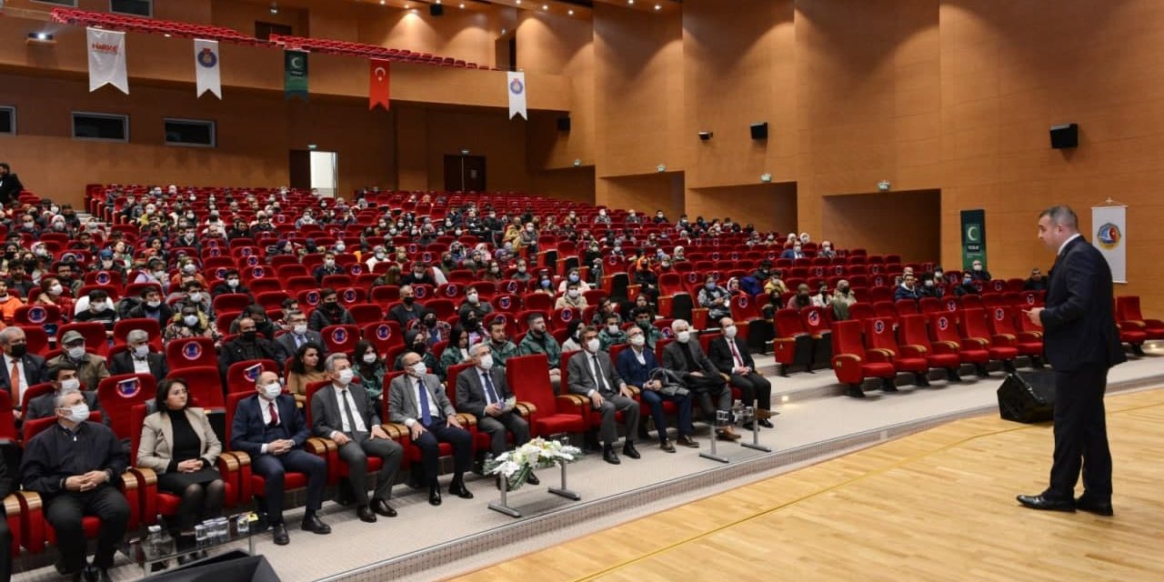 Kahramanmaraş’ta öğrencilerine uyuşturucu ile mücadele konferansı