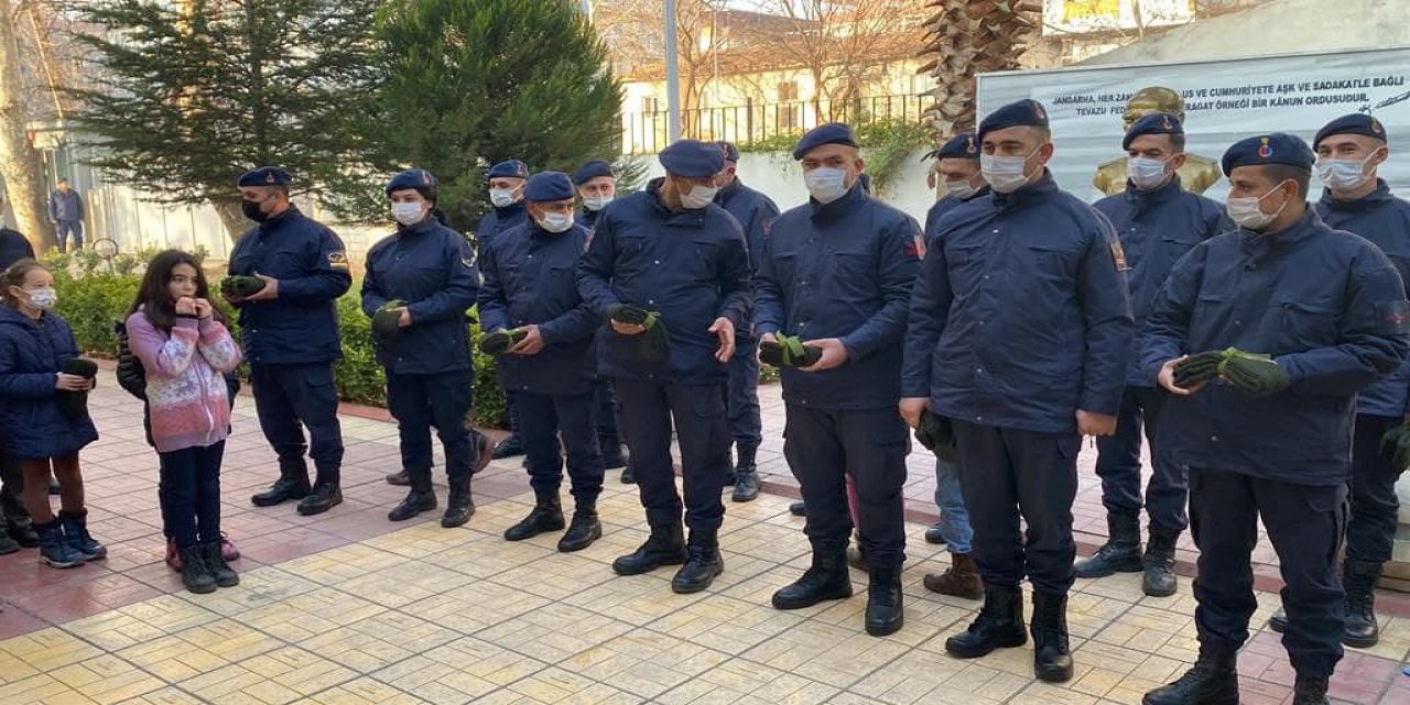 Öğrencilerden yürekleri ısıtan hareket  