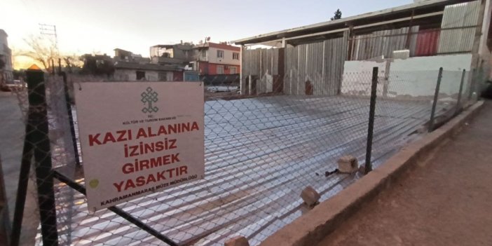 Kahramanmaraş’ta şiddetli rüzgar çatıları uçurdu