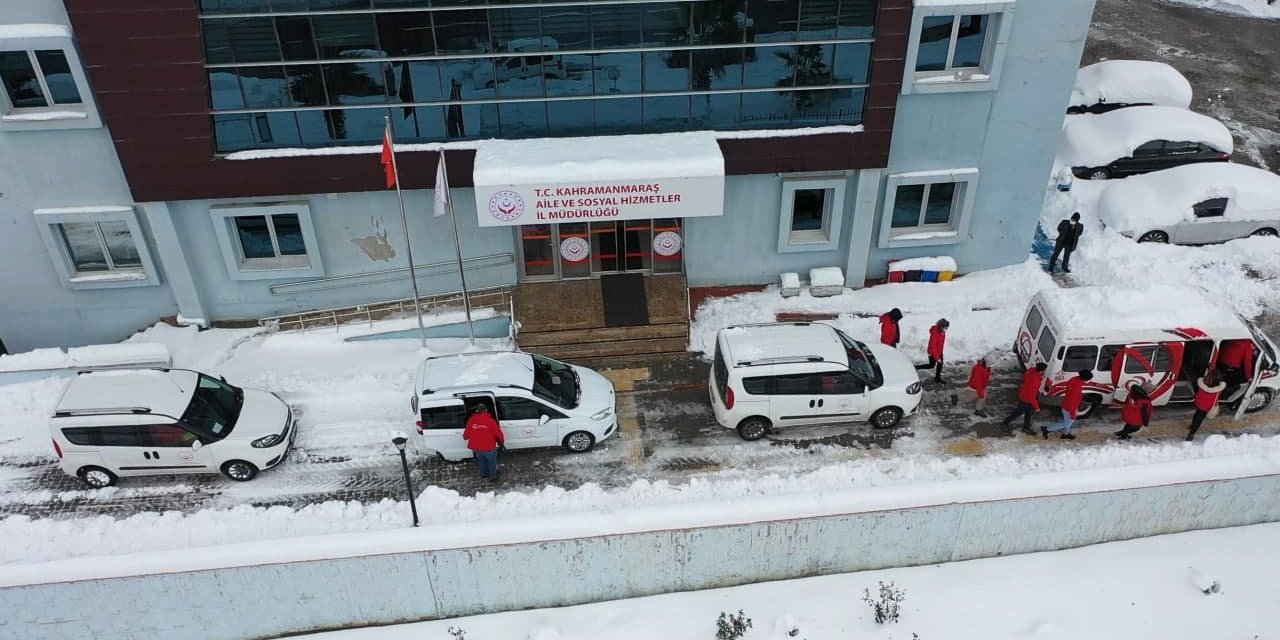 Kahramanmaraş’ta ‘Kırmızı melekler’ karakış demedi 