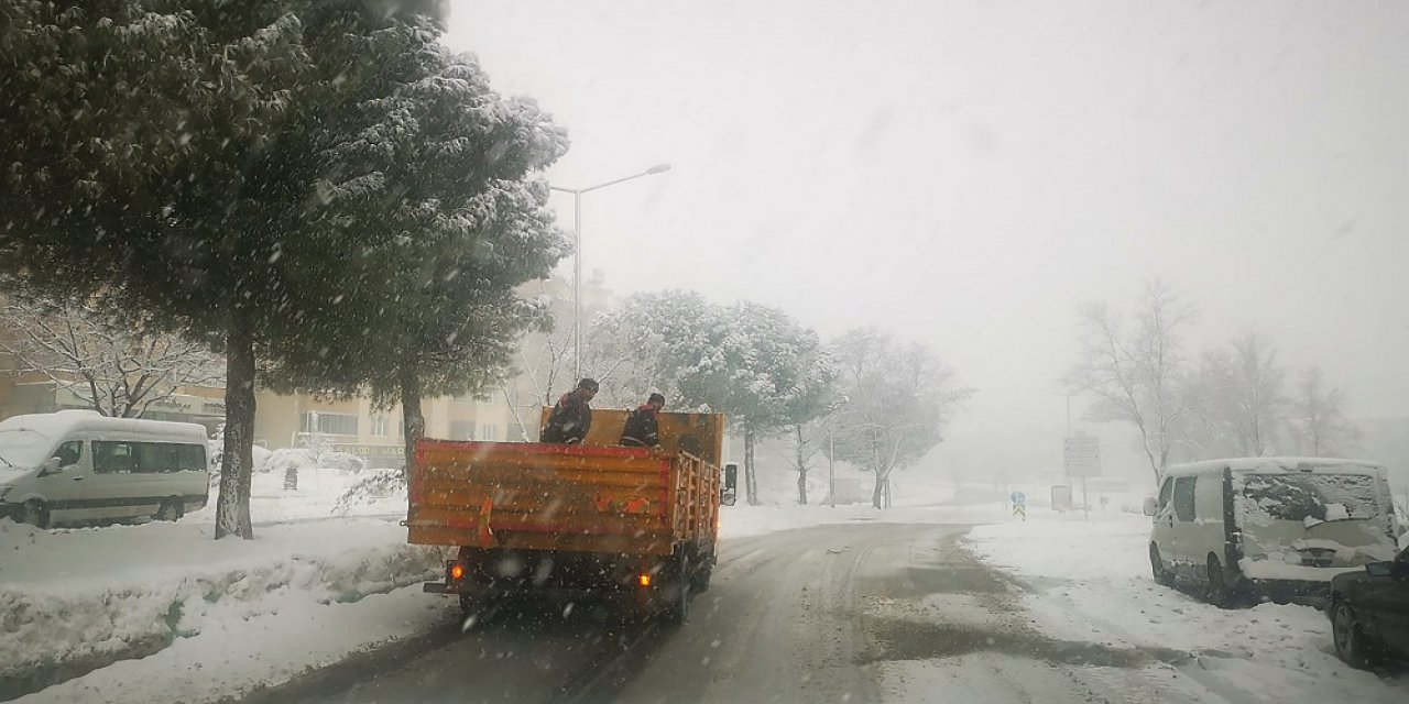 Ekipler sabaha kadar tuzlama yaptı