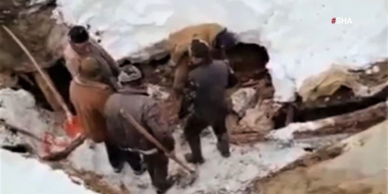 Kahramanmaraş’ta evin üzerine çığ düştü 