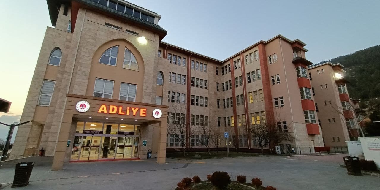 Cinsel tacizden tutuklanan hekim tutuksuz yargılanacak