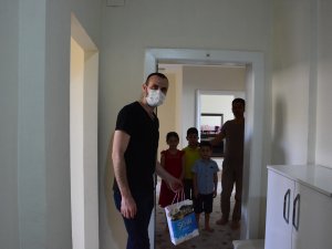 Kütüphane ‘EN’lerine hediyeleri verildi!