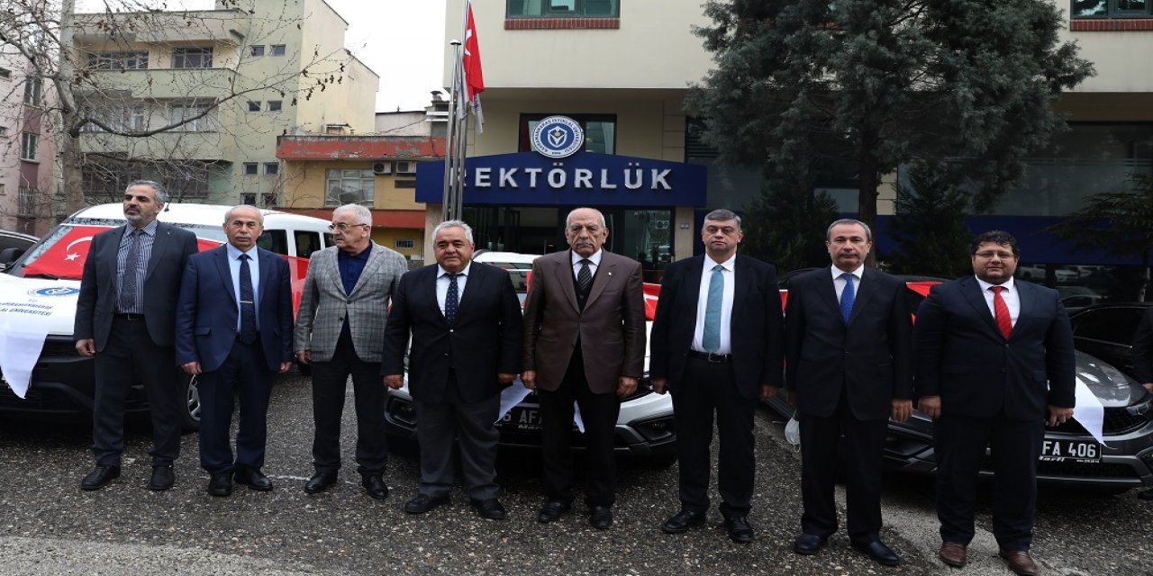 Hayırsever İşadamlarından KİÜ’ye araç desteği!