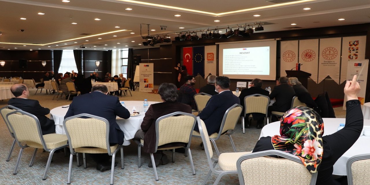 “Bütünleştirici Eğitimde Aile Ve Çocuk Semineri" Yapıldı