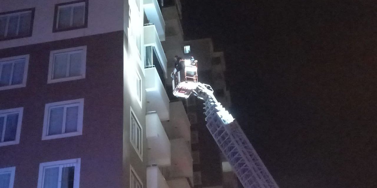 Kahramanmaraş’ta 14 katlı binada yangın paniği  