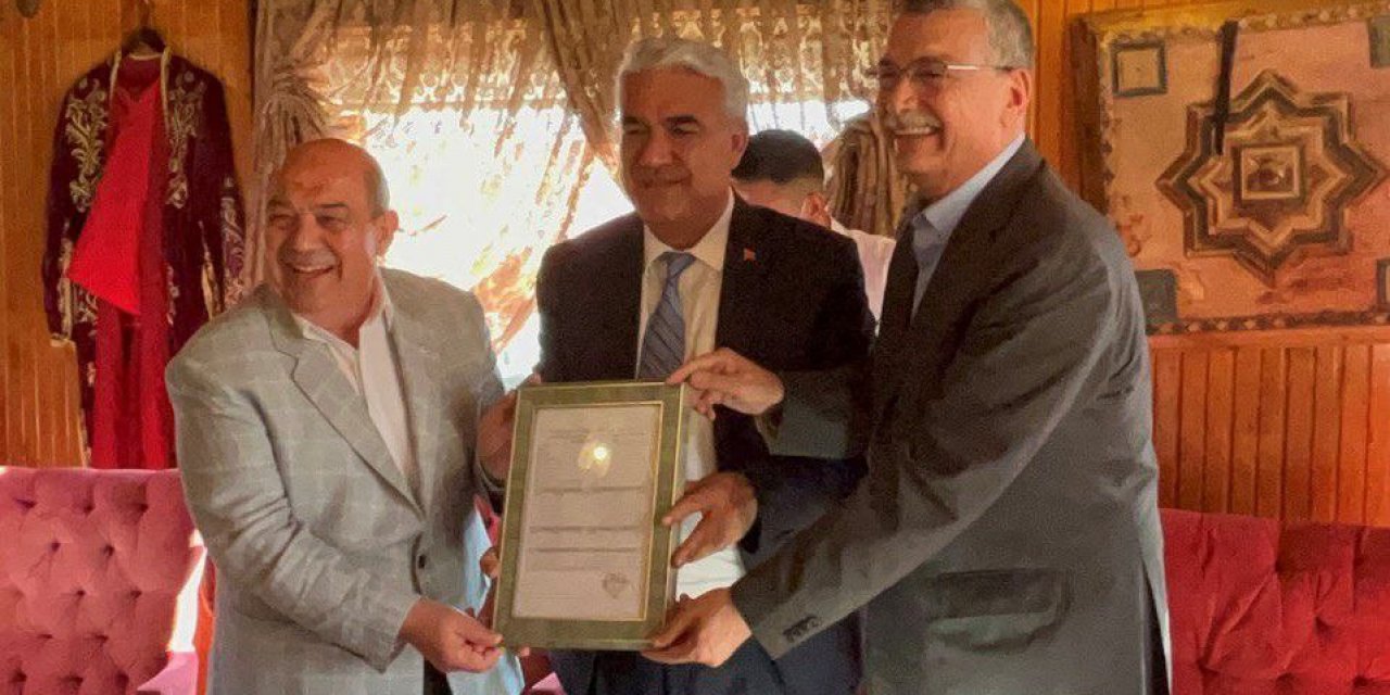 Ahmet Kuybu mazbatasını aldı  