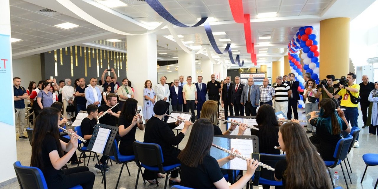 Uluslararası İleri Mühendislik Teknolojileri Sempozyumu başladı