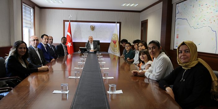 LGS Türkiye Şampiyonları Vali Coşkun Tarafından Tebrik Edildi