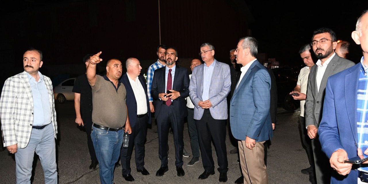 Başkan Güngör, “Geri dönüşüm fabrikasında çıkan yangın kontrol altına alındı”