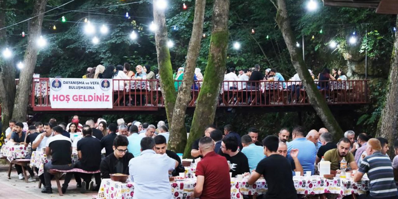 Kocaeli’nde Kahramanmaraşlılar dayanışma yardımlaşma vefa gecesinde buluştu