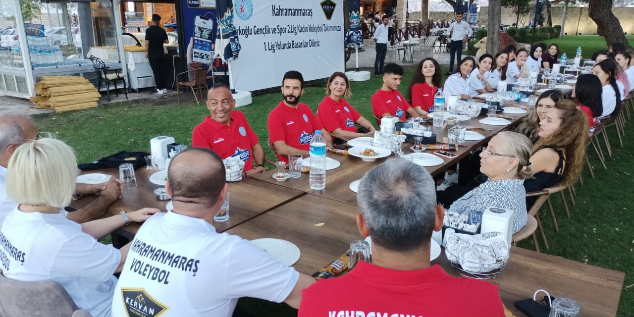 Kervancıoğlu, voleybolun kraliçelerini ağırladı 