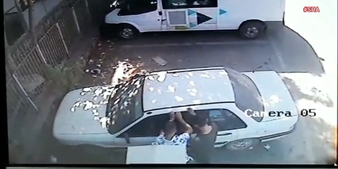 Kahramanmaraş’ta teyp hırsızlıkları kamerada  