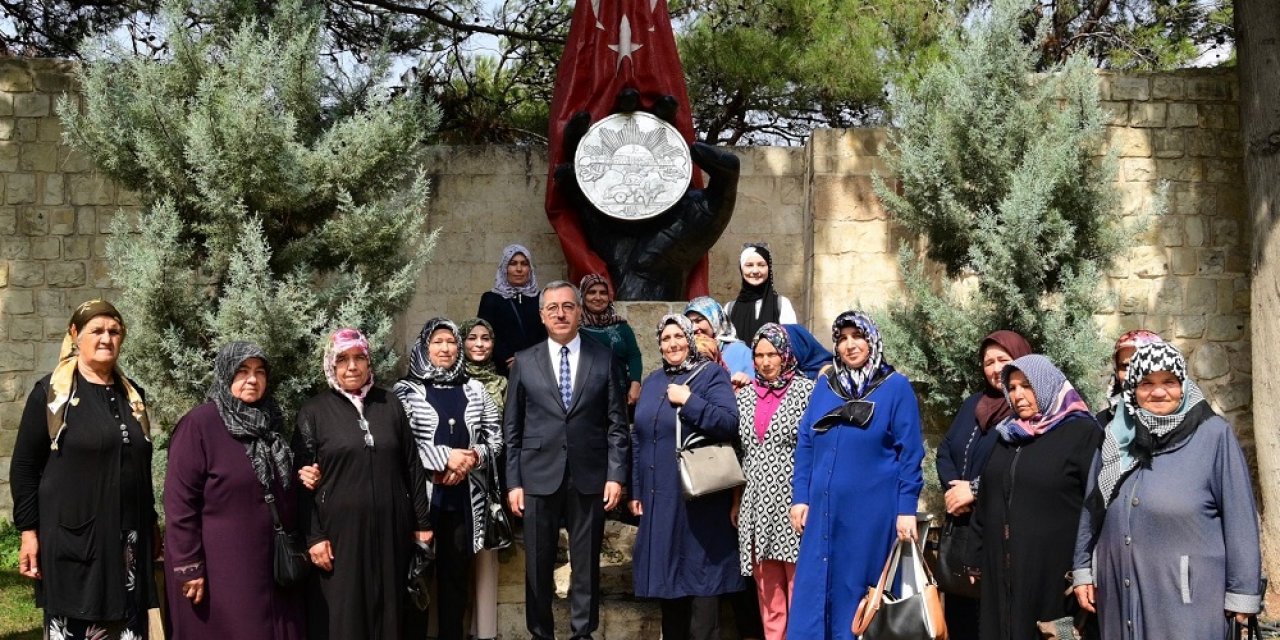 Başkan Güngör Afşin’den gelen misafirlerle buluştu