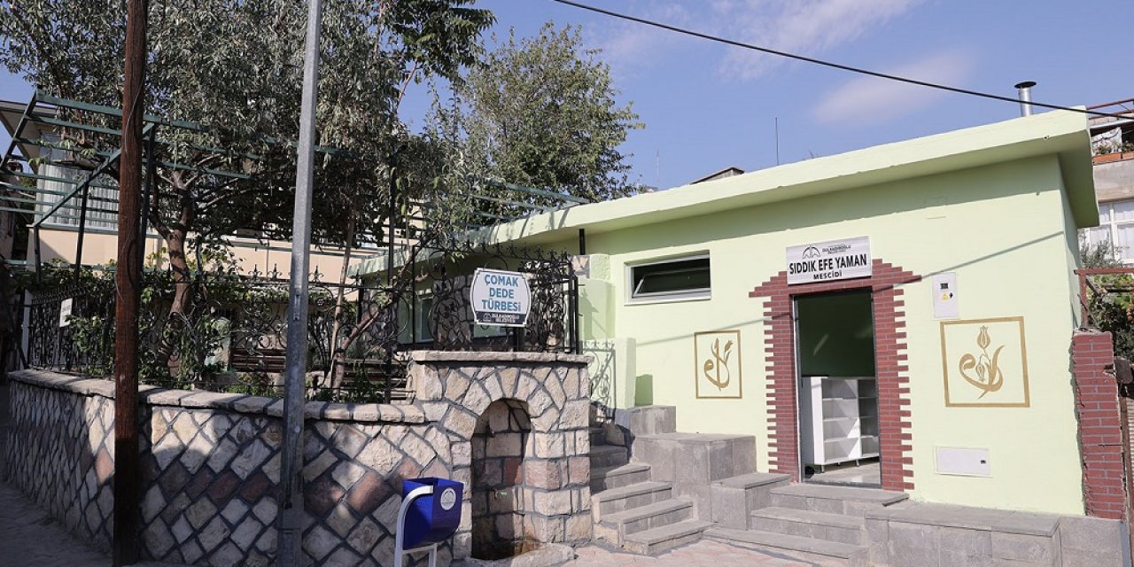 Dulkadiroğlu’ndan Çomak Dede Türbesi’nde Çevre Düzenlemesi
