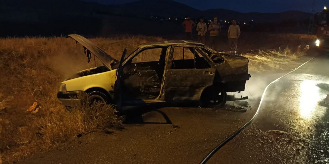 Kahramanmaraş’ta otomobil demir yığınına döndü  