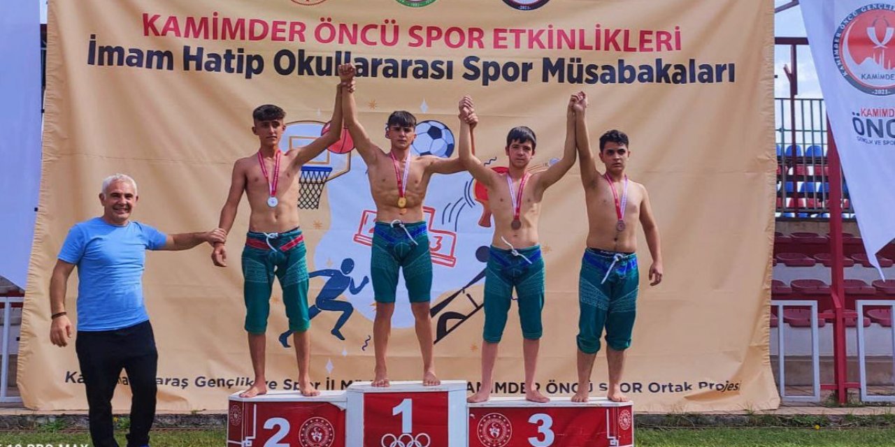 KAMİMDER öncülüğü ata sporu güreşle yaptı  